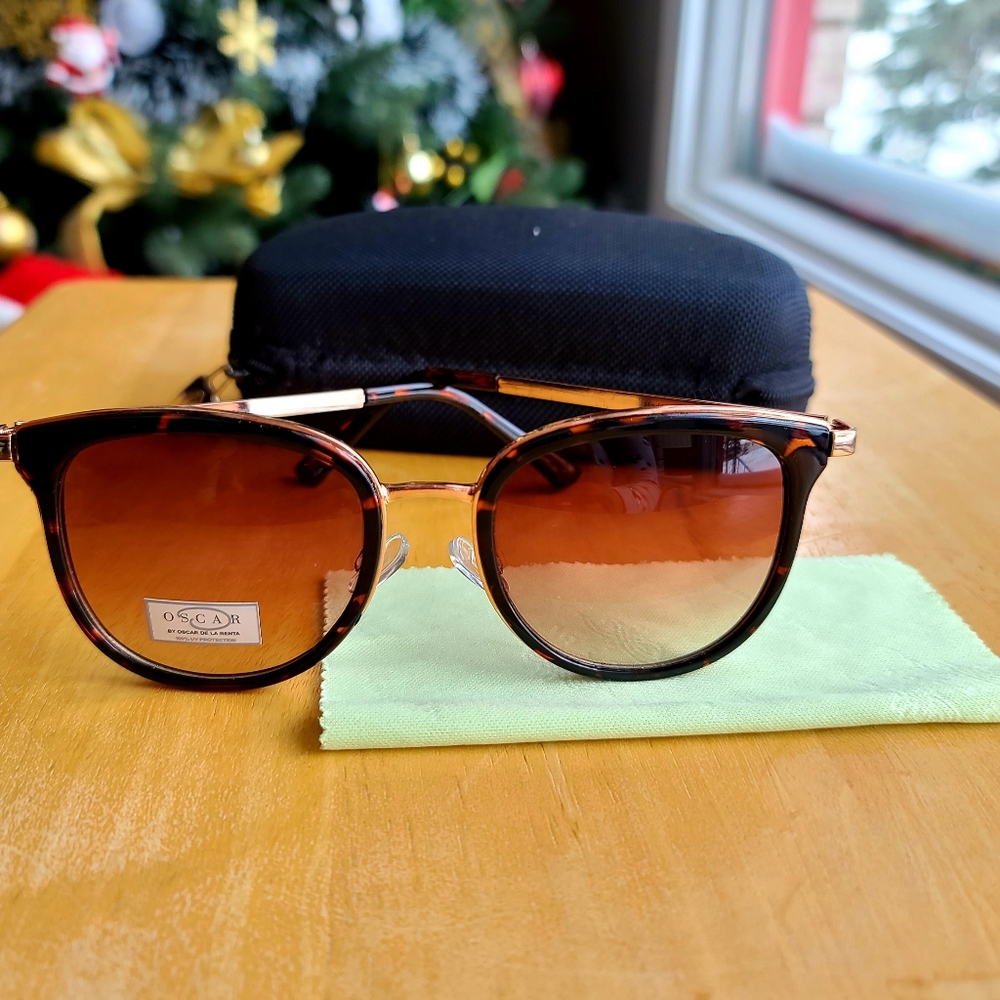 Oscar dela Renta Sunglasses
